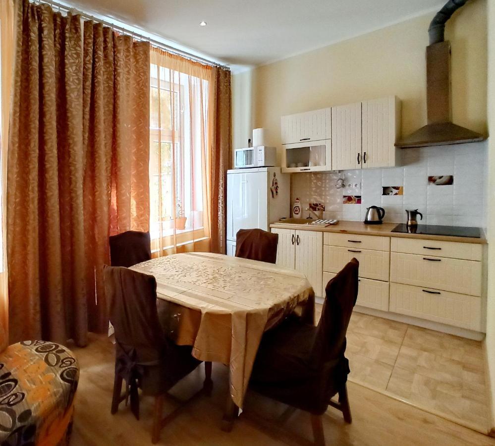 Apartments Iris Karlovy Vary Esterno foto