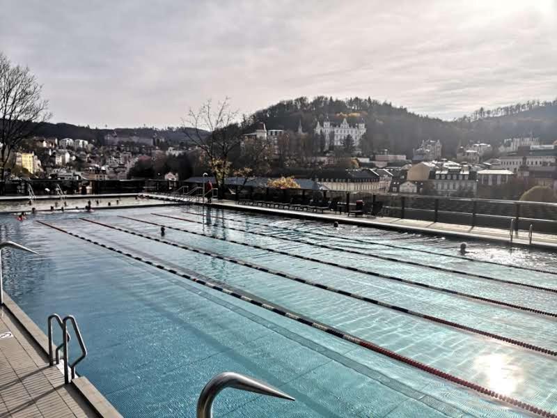 Apartments Iris Karlovy Vary Esterno foto